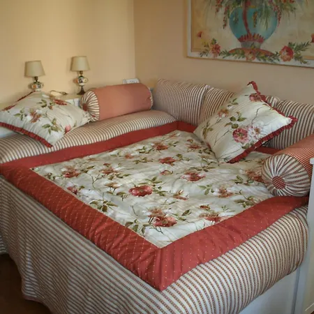 לינה וארוחת בוקר Antica Maison 4*